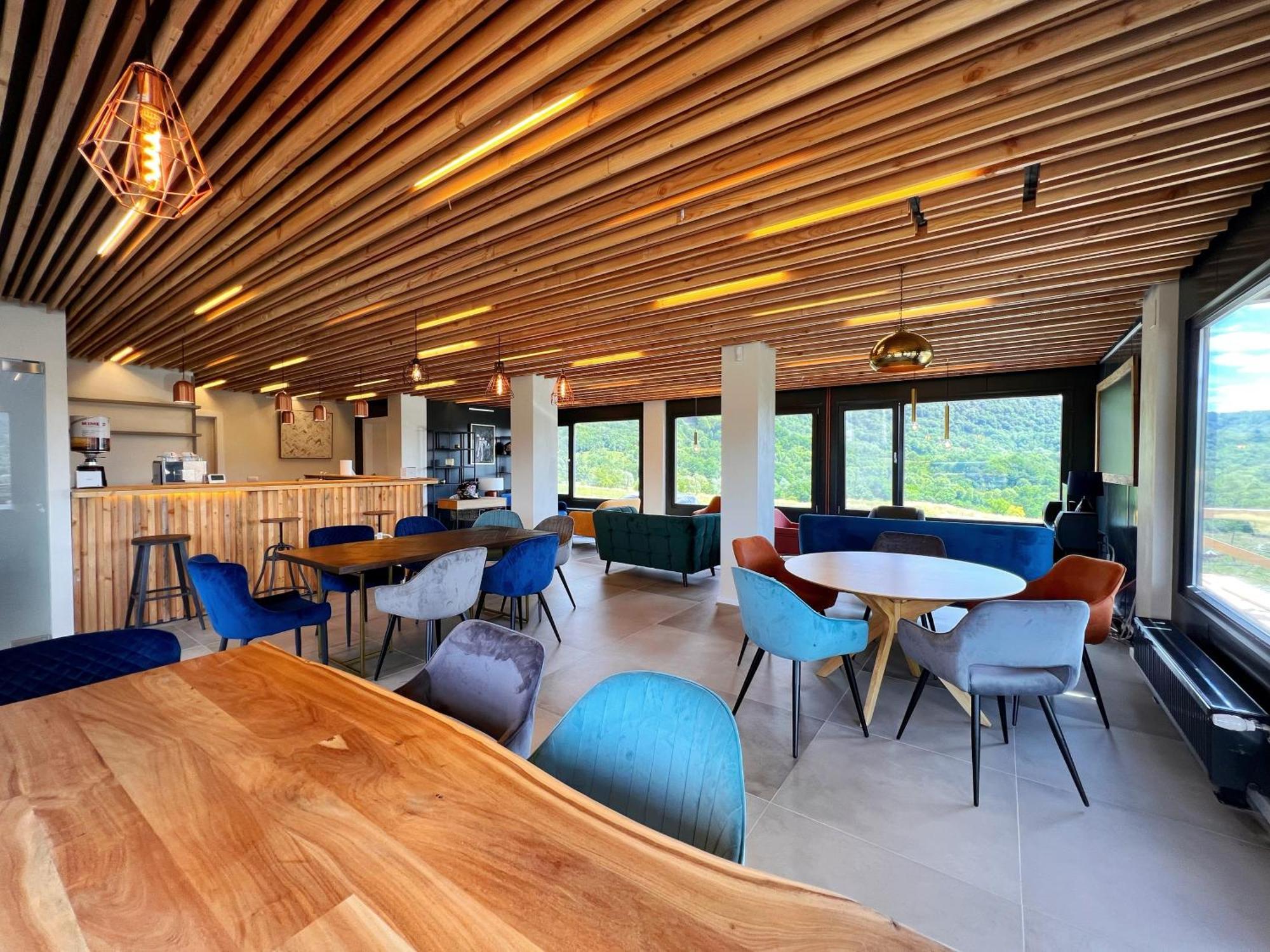 Flandra Glamping Hotel Корбени Екстериор снимка
