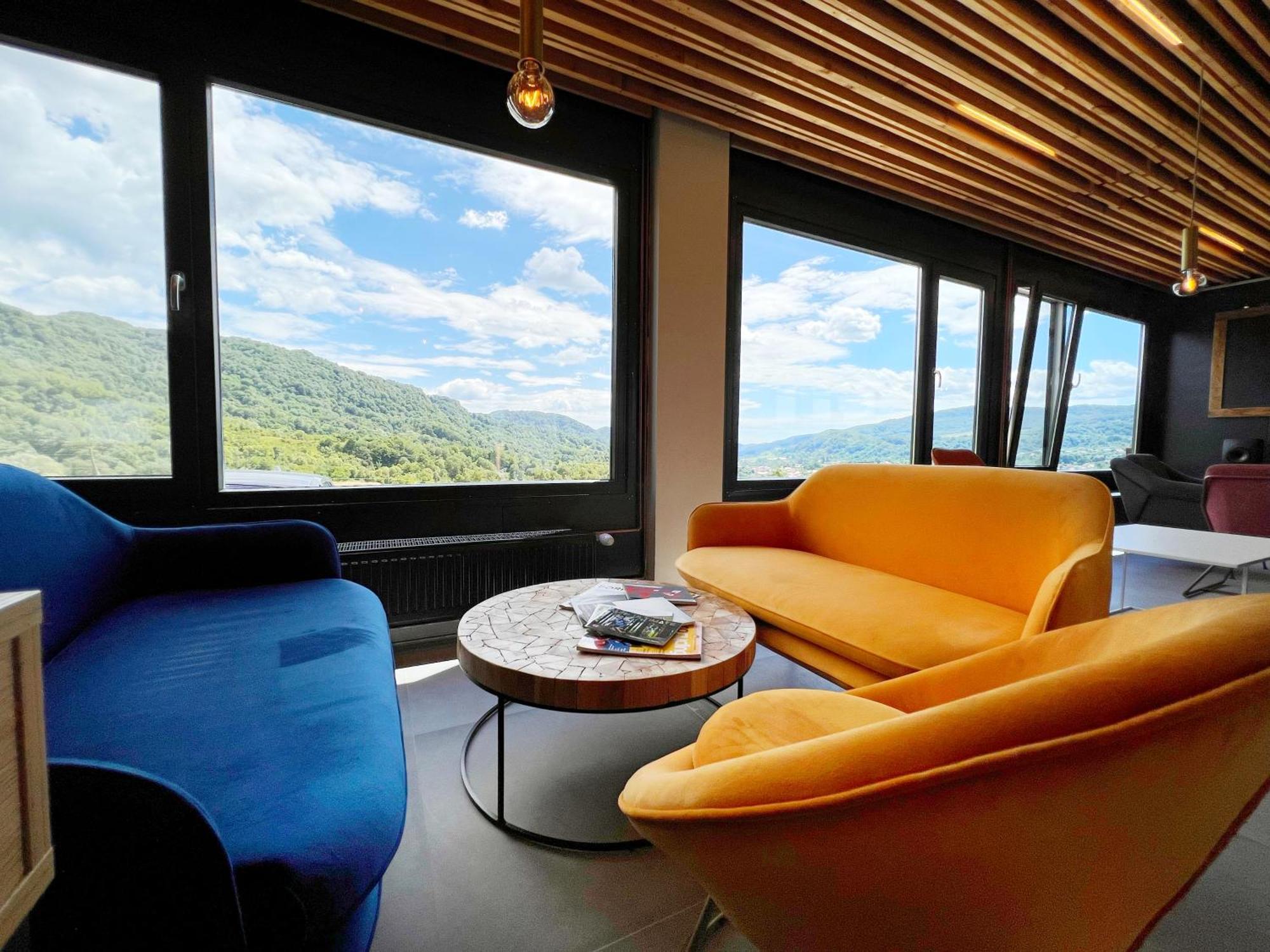 Flandra Glamping Hotel Корбени Екстериор снимка