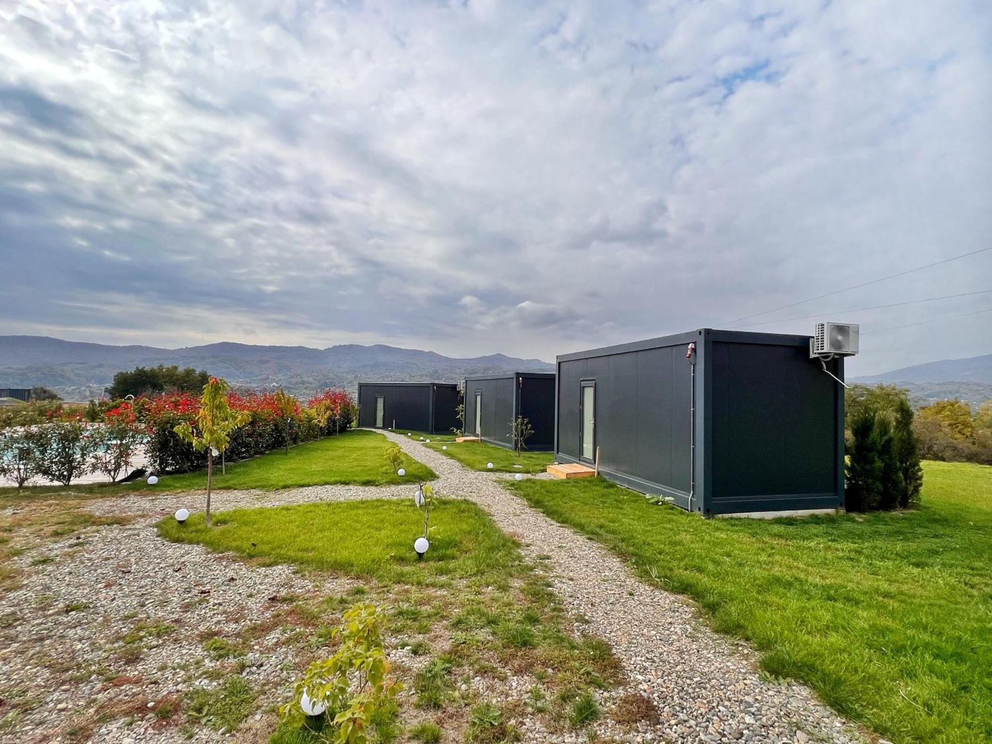 Flandra Glamping Hotel Корбени Екстериор снимка
