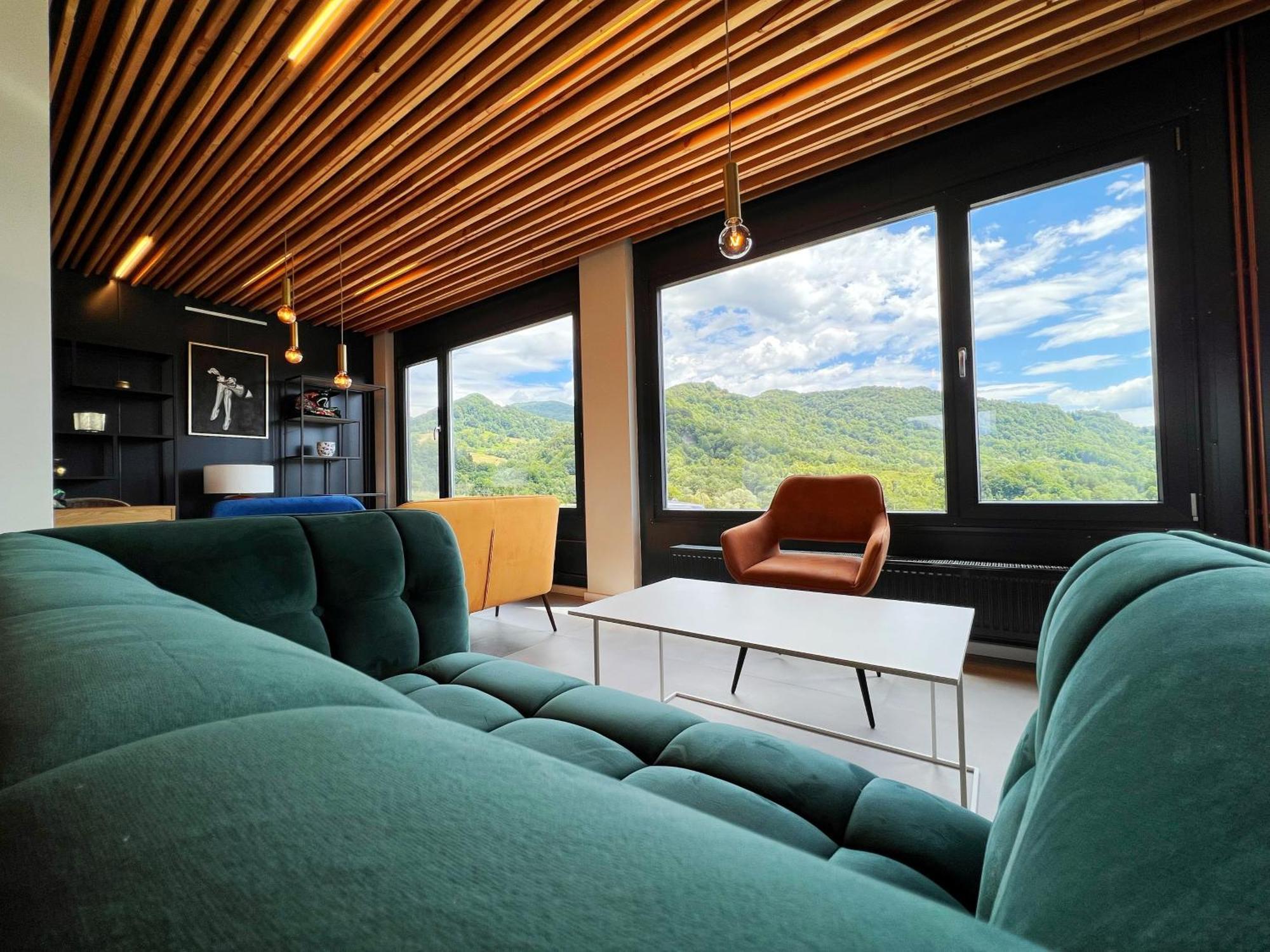 Flandra Glamping Hotel Корбени Екстериор снимка
