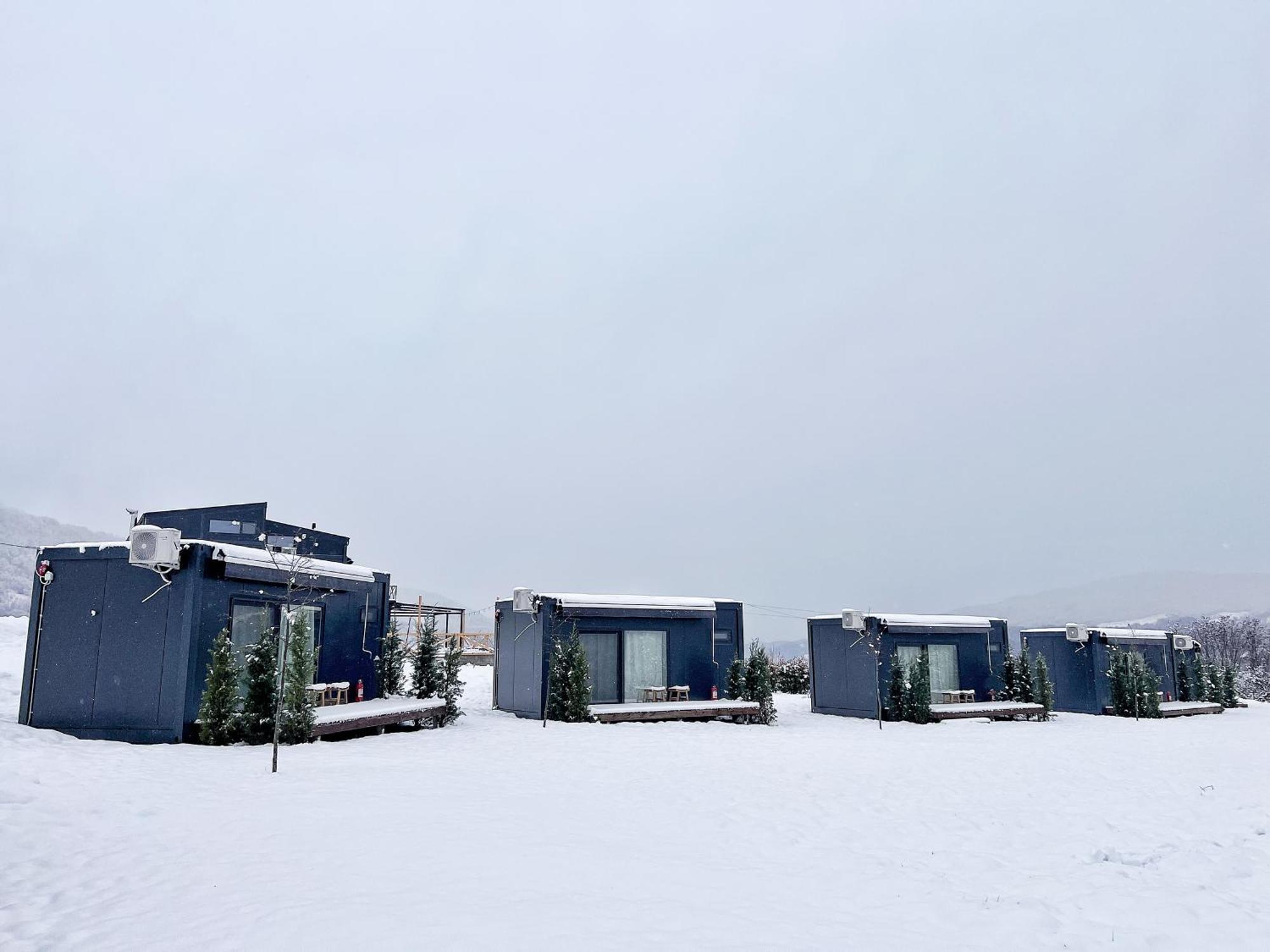 Flandra Glamping Hotel Корбени Екстериор снимка