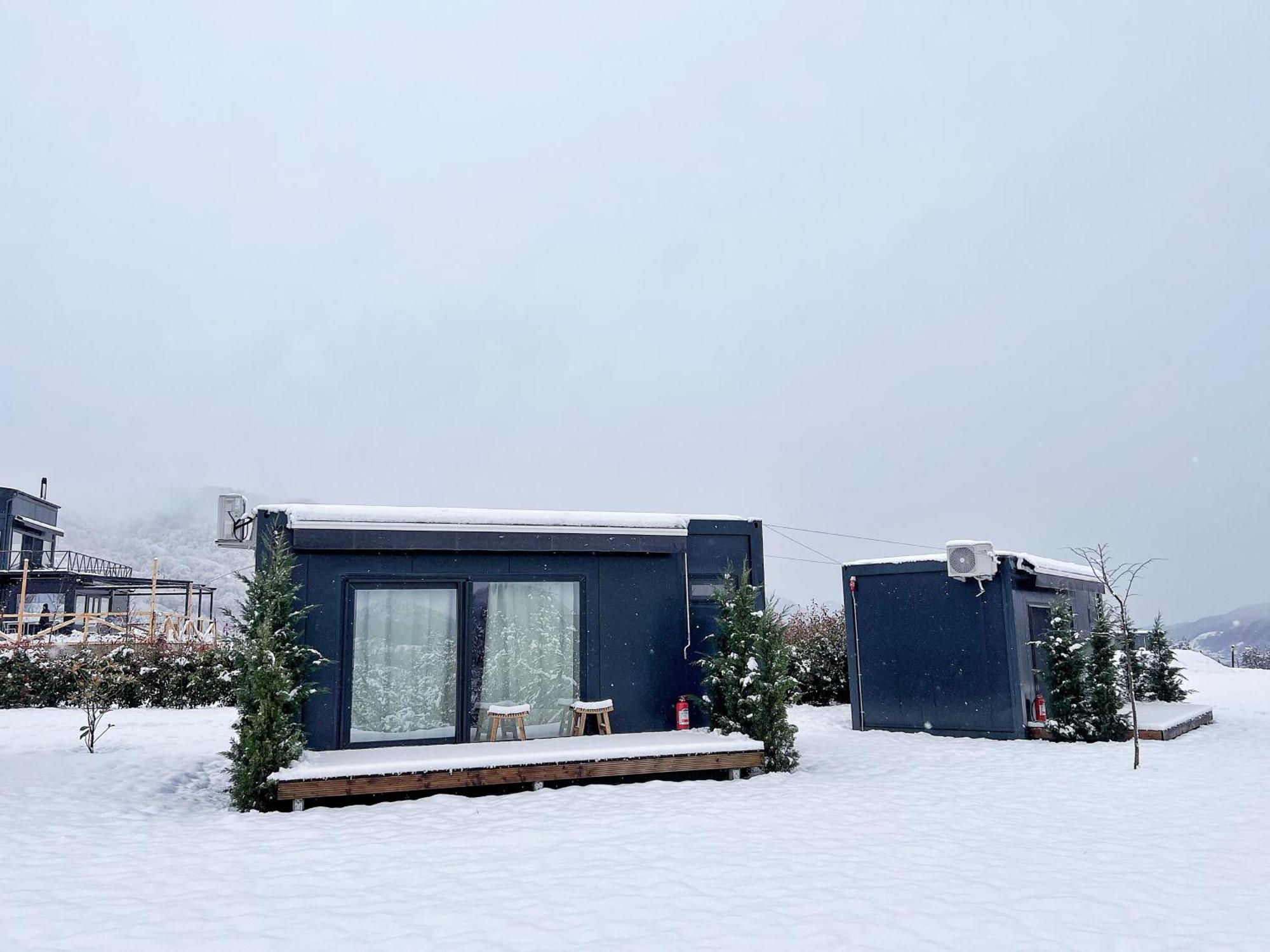 Flandra Glamping Hotel Корбени Екстериор снимка
