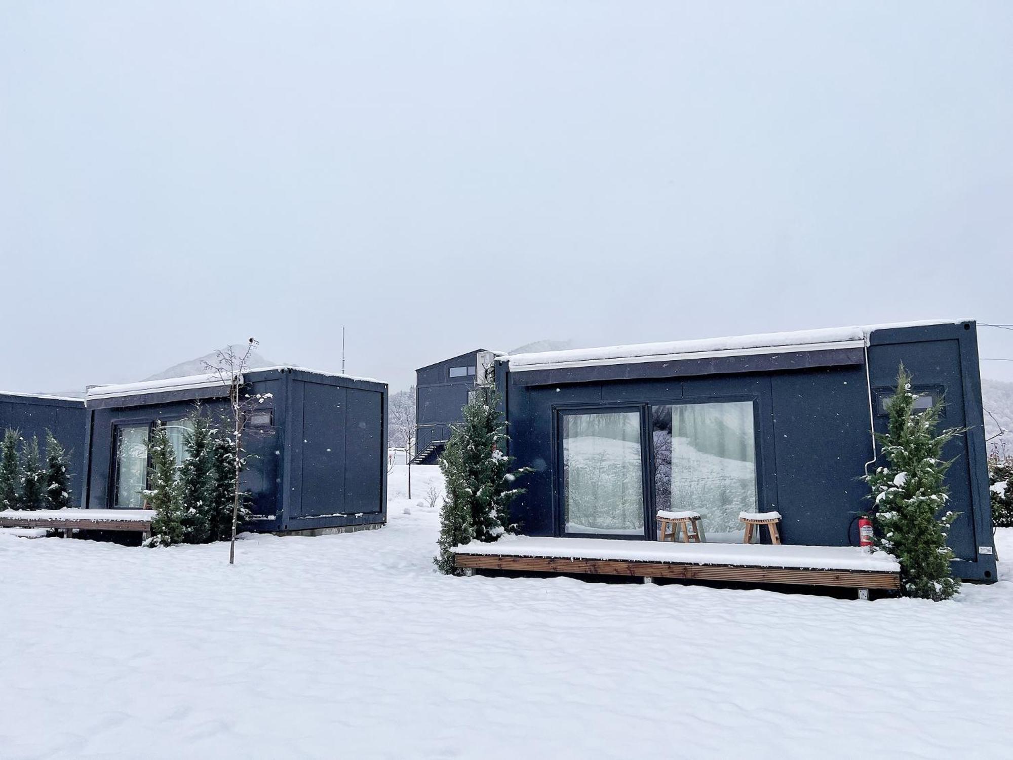 Flandra Glamping Hotel Корбени Екстериор снимка