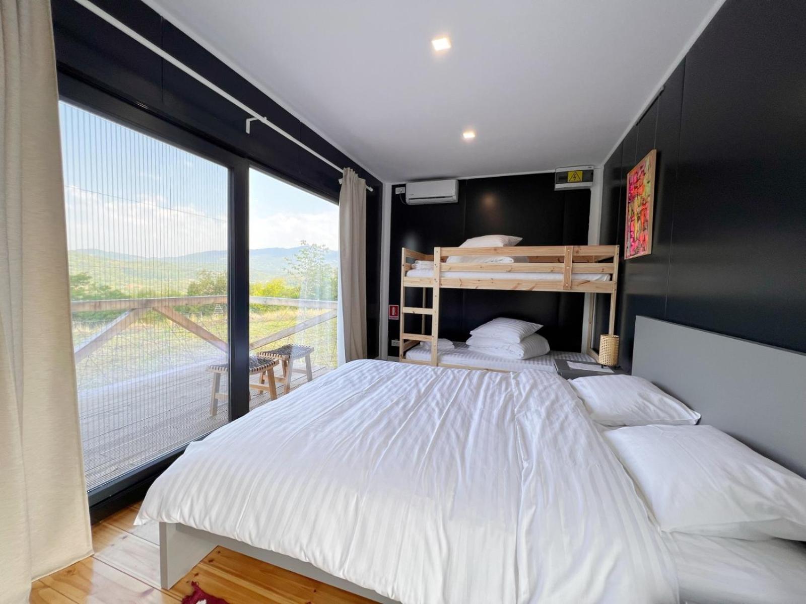 Flandra Glamping Hotel Корбени Екстериор снимка